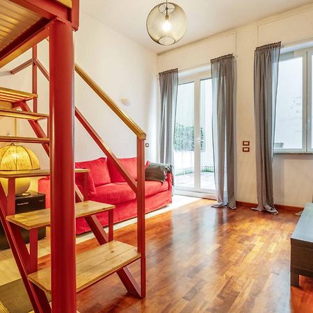 One Bedroom Apartment With Terrace Near Duomo Milan Luaran gambar
