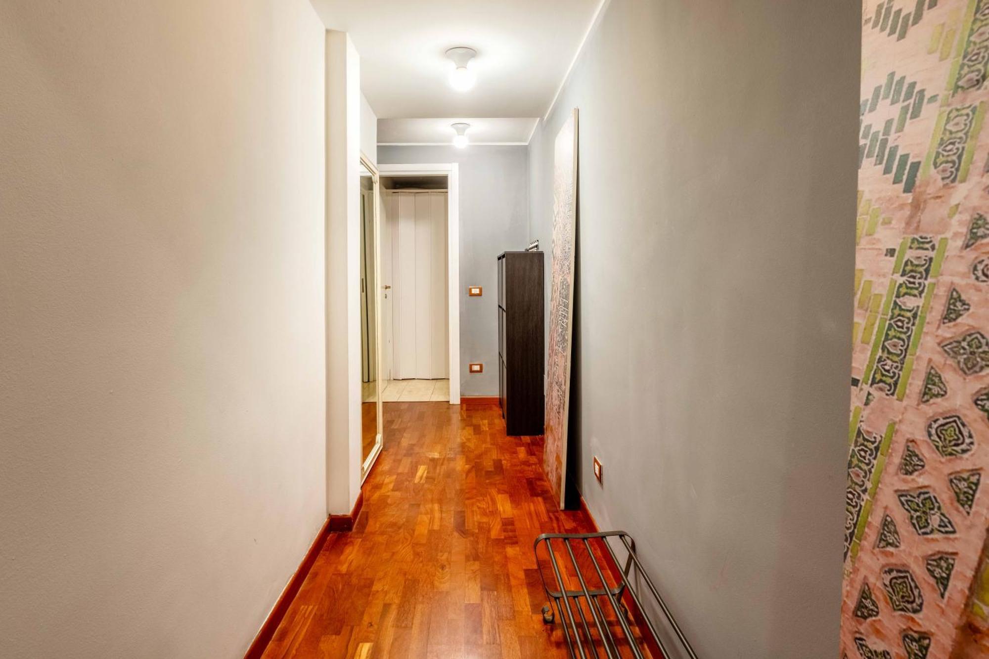 One Bedroom Apartment With Terrace Near Duomo Milan Luaran gambar